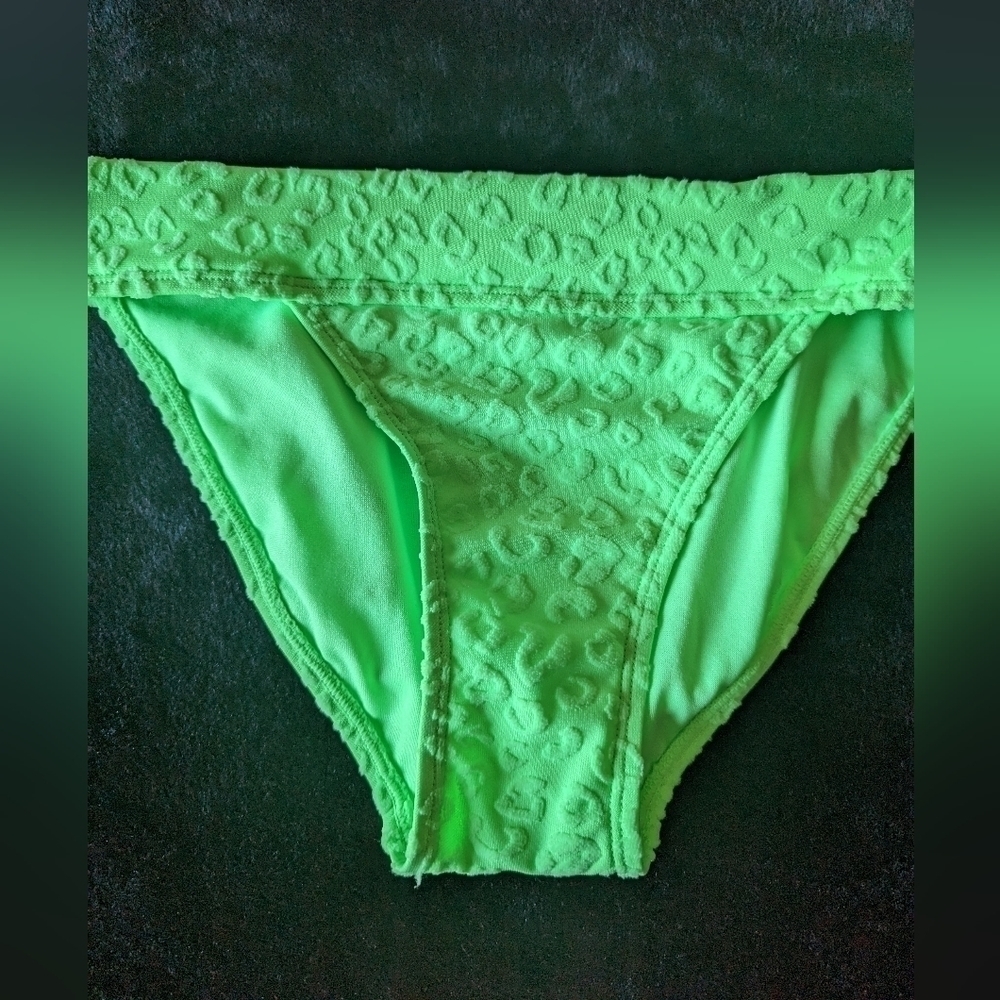 Bikini Bottoms - Picture 2 of 5